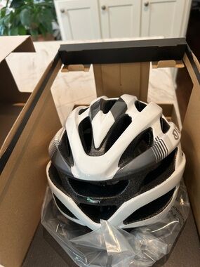 Giro Trinity Cycling Helmet - Matte White & Grey